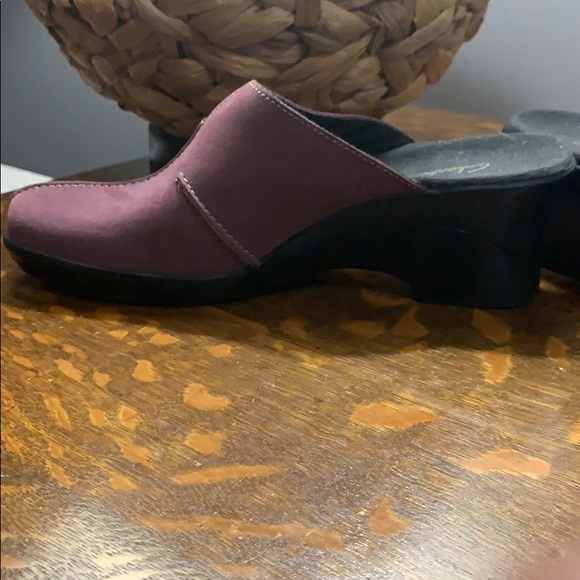 Clarks ~ Mules - Picture 7 of 7